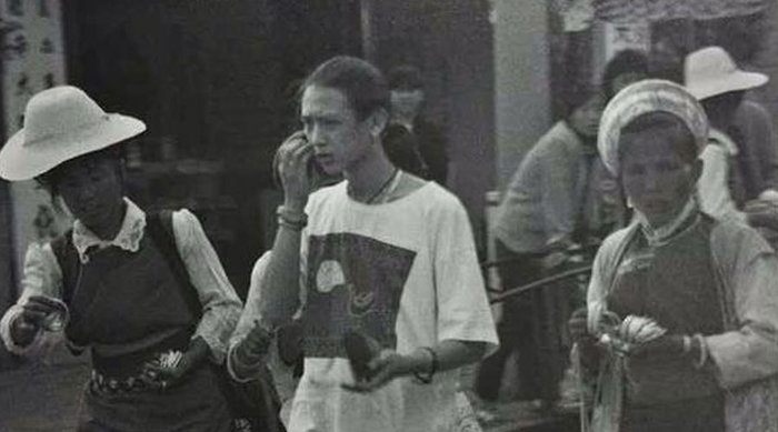 再往前一年,窦唯刚刚离开黑豹 再往前一年,窦唯刚刚离开黑豹